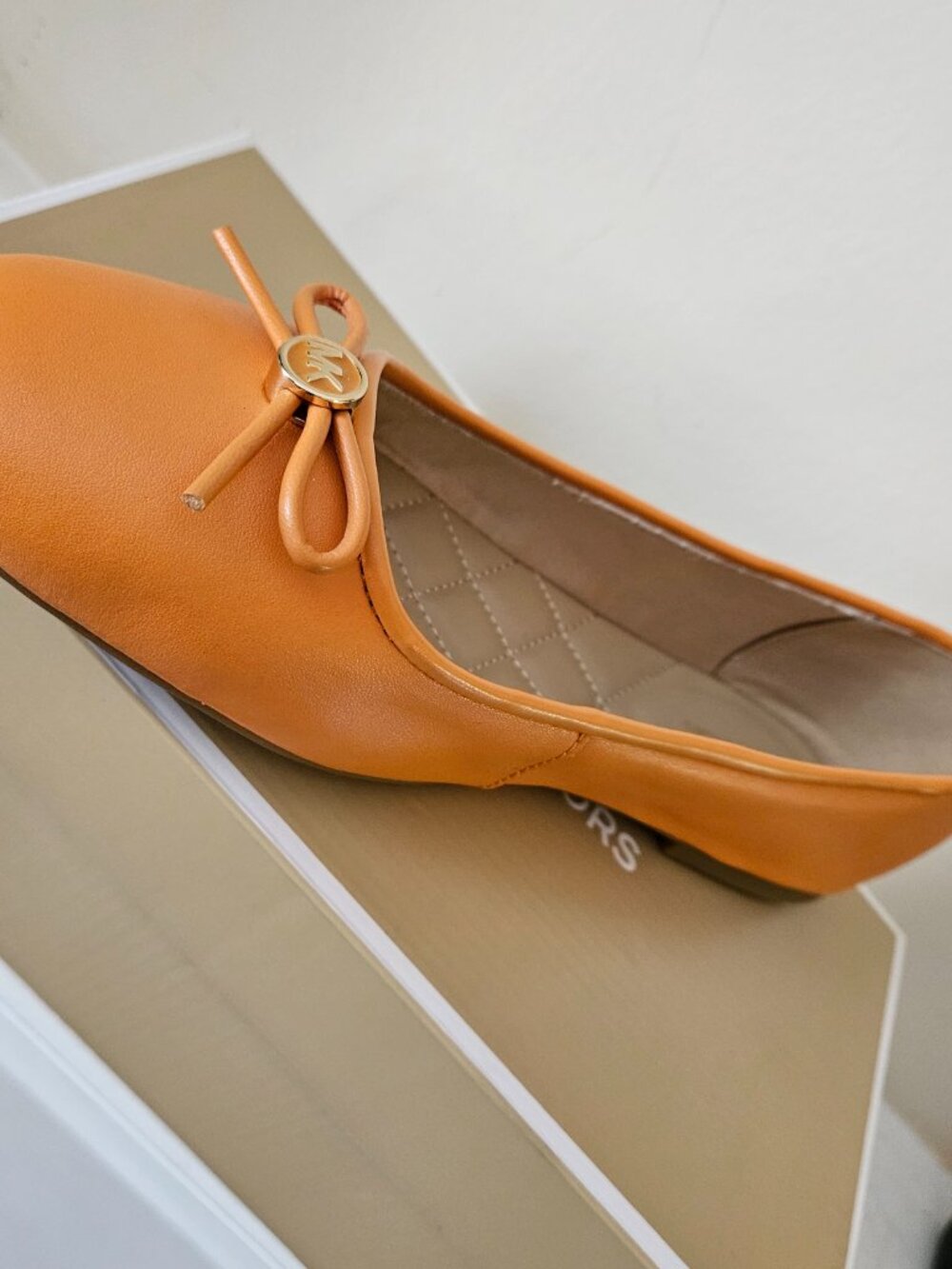 MICHAEL KORS SAVANNAH BALLET FLAT - Picture 2 of 3